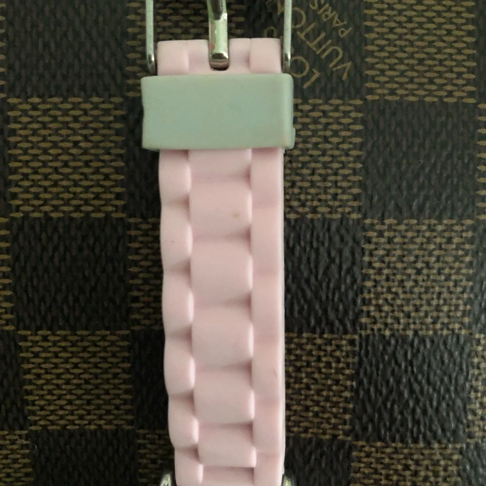‼️ SOLD ‼️ Minnie Mouse Watch - Picture 4 of 4